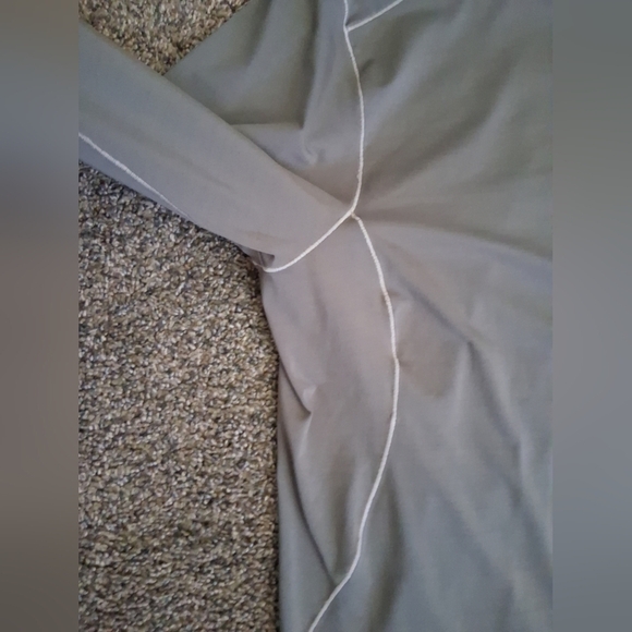 Patagonia Capiline Midweight Base Layer Gray Large Outdoors Hiking - Picture 4 of 8